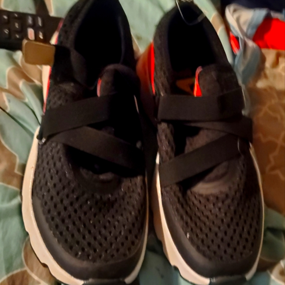 Avia size 8 woman shoes